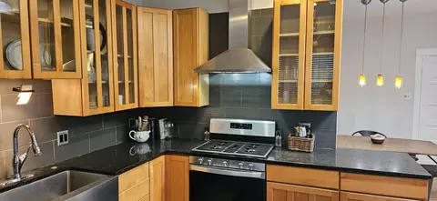 Kitchen - 6225 Forest Ave, Gary, IN 46403 photo 9 of 14