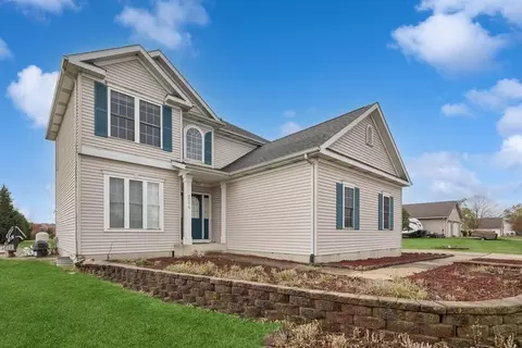 224 Southwind Dr, Valparaiso, IN 46385