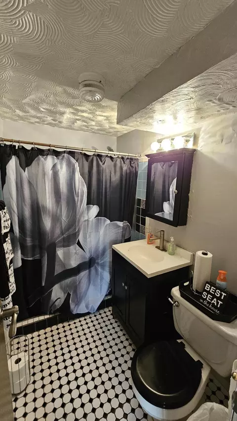 Bath - 1541 Bigger St, Gary, IN 46404 photo 1 of 1