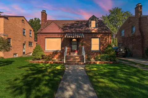 221 Belmont Pl, Munster, IN 46321