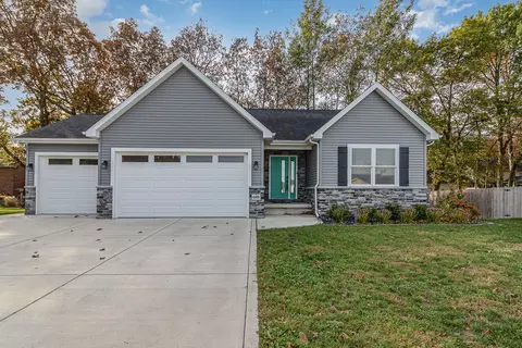 608 E Ross Ave, Kouts, IN 46347 photo 1