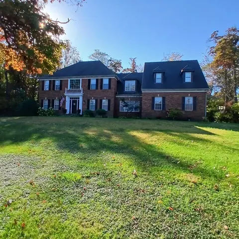 82 Brookview Ln, Valparaiso, IN 46385