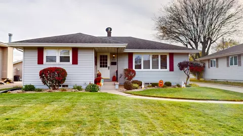 3440 42nd St, Highland, IN 46322