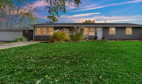 211 Donovan Dr, Valparaiso, IN 46385