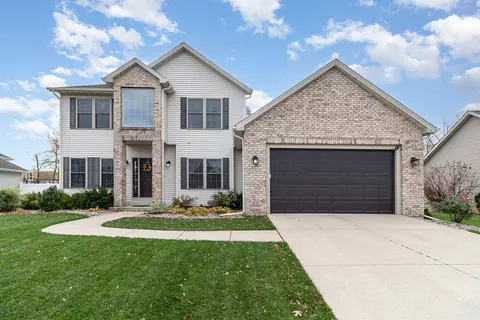 2251 Carlisle Ln, Valparaiso, IN 46385