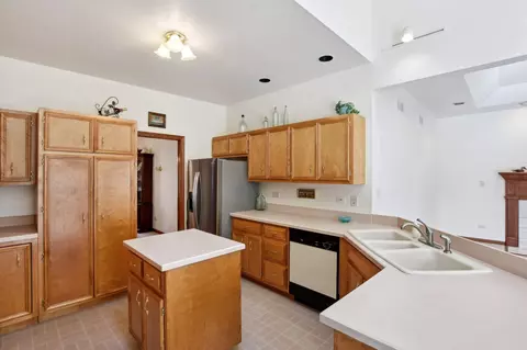 8417 Beech Ave, Munster, IN 46321 photo 16
