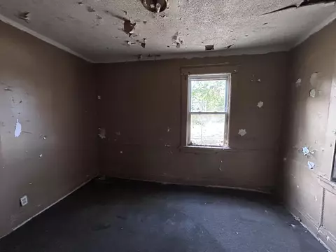 270 Polk St, Gary, IN 46402 photo 6