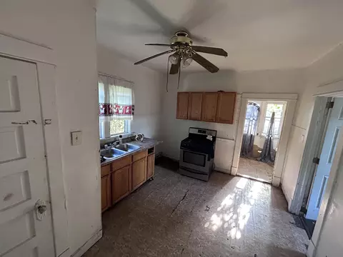 270 Polk St, Gary, IN 46402 photo 11
