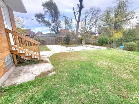735 Garfield St, Gary, IN 46404 photo 3