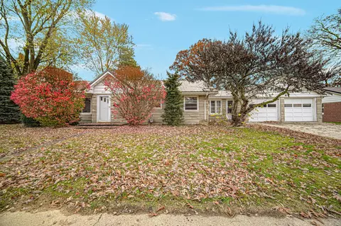 1317 Lake Ave, Plymouth, IN 46563