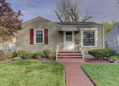 7425 Oakdale Ave, Hammond, IN 46324
