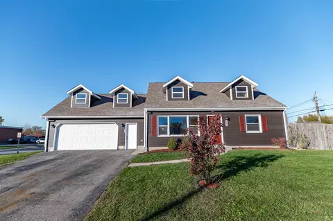 327 Midway Dr, Valparaiso, IN 46385