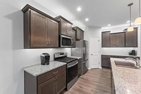 Kitchen - 10435 Brookhaven Dr, Saint John, IN 46373 photo 5 of 5