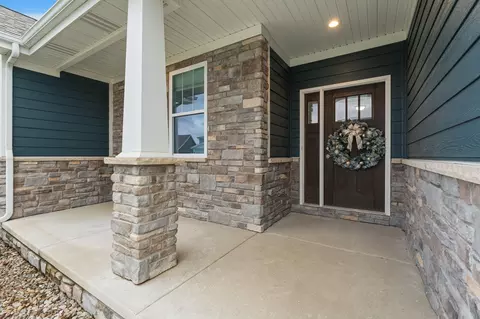 Exterior - 10435 Brookhaven Dr, Saint John, IN 46373 photo 6 of 12