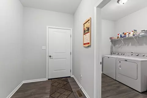 Entry Way - 10435 Brookhaven Dr, Saint John, IN 46373 photo 3 of 4