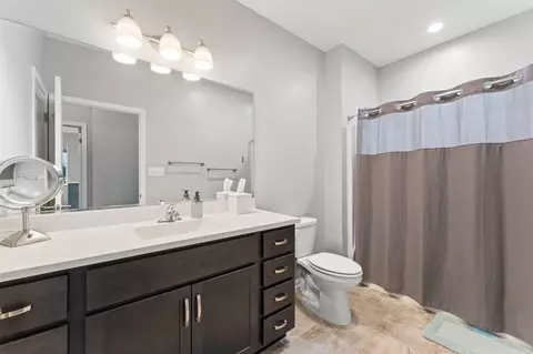 Bath - 10435 Brookhaven Dr, Saint John, IN 46373 photo 1 of 5