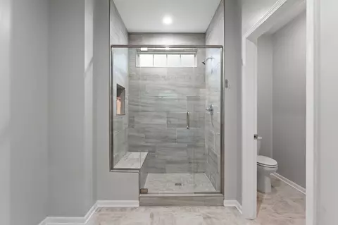 Bath - 10435 Brookhaven Dr, Saint John, IN 46373 photo 4 of 5