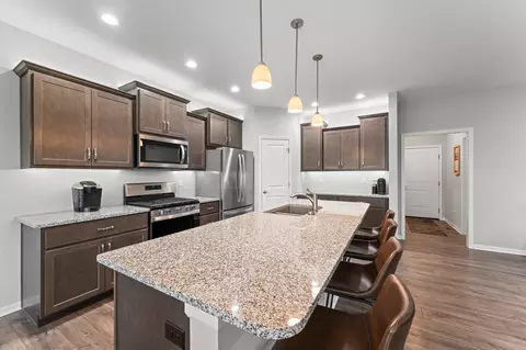 Kitchen - 10435 Brookhaven Dr, Saint John, IN 46373 photo 4 of 5