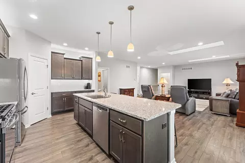 Kitchen - 10435 Brookhaven Dr, Saint John, IN 46373 photo 2 of 5