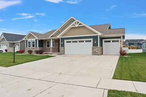Exterior - 10435 Brookhaven Dr, Saint John, IN 46373 photo 4 of 12