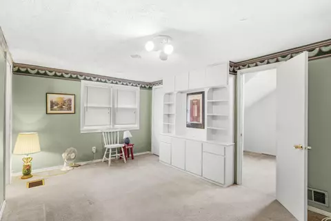 402 N Jay St, Griffith, IN 46319 photo 13
