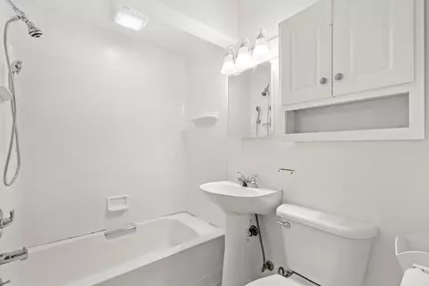 402 N Jay St, Griffith, IN 46319 photo 9