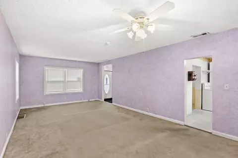 402 N Jay St, Griffith, IN 46319 photo 3