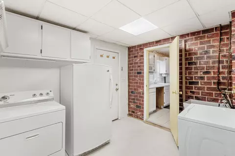 402 N Jay St, Griffith, IN 46319 photo 7
