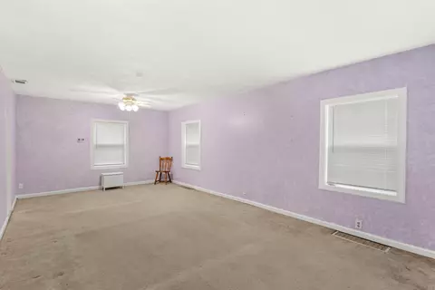 402 N Jay St, Griffith, IN 46319 photo 2