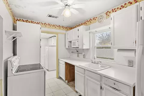 402 N Jay St, Griffith, IN 46319 photo 5