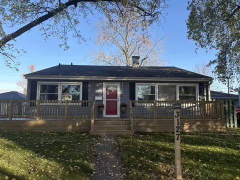 3127 Glenwood St, Highland, IN 46322
