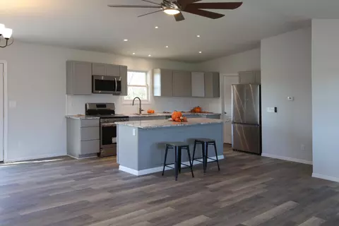 Kitchen - 9004 Estates Dr, De Motte, IN 46310 photo 2 of 4
