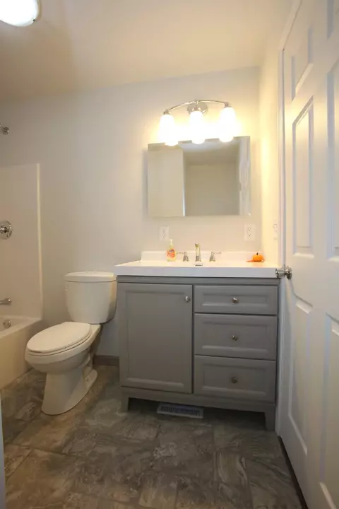 Bath - 9004 Estates Dr, De Motte, IN 46310 photo 3 of 3