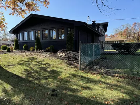 Exterior - 3300 20th Pl, Gary, IN 46404 photo 3 of 8