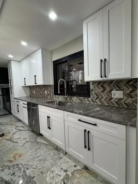 Kitchen - 3300 20th Pl, Gary, IN 46404 photo 2 of 11
