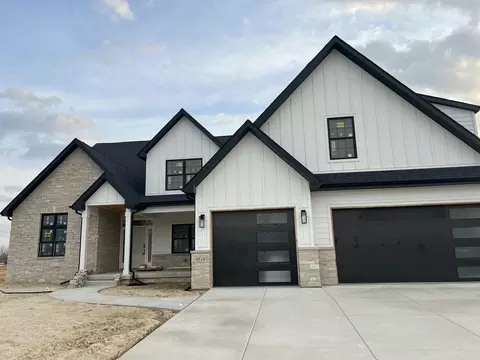 9519 Fescue Dr, Saint John, IN 46373 photo 1