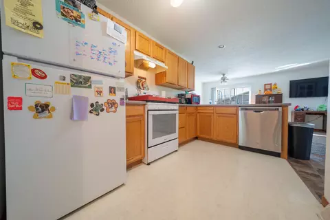 1049-1055 E 900, Wheatfield, IN 46392 photo 6