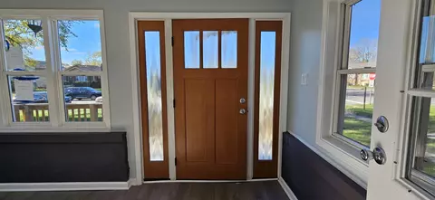 Entry Way - 411 Lincoln St, Gary, IN 46402 photo 2 of 16