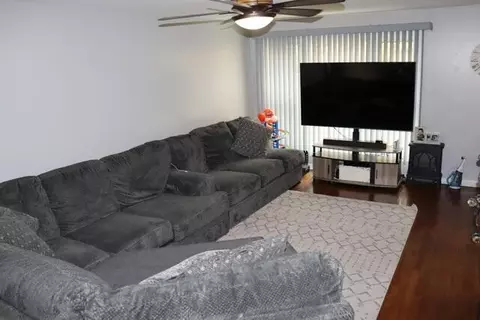 2744 E 130th St, Chicago, IL 60633 photo 2