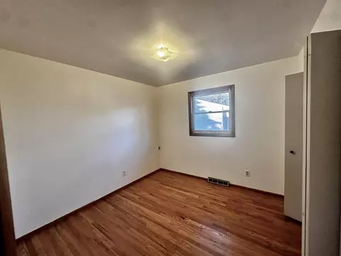 2231 Garfield St, Gary, IN 46404 photo 9