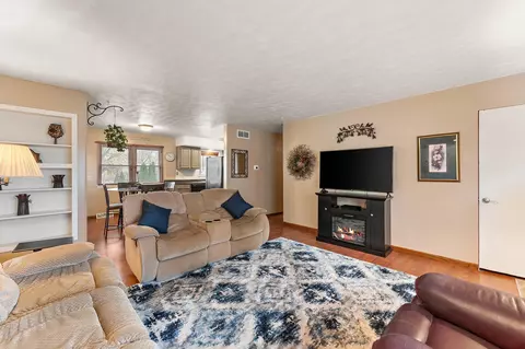 471 Apache Ln, Lowell, IN 46356 photo 6