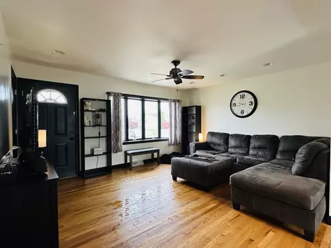Living - 921 W Pine Pl, Griffith, IN 46319 photo 1 of 2