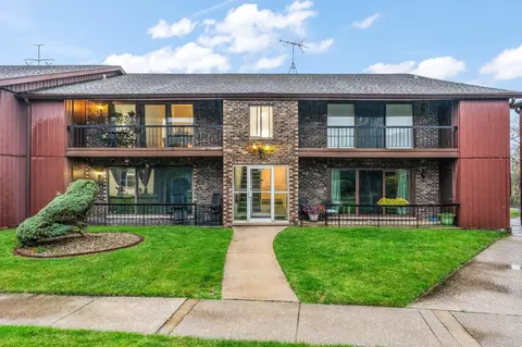 423 Fisher St #C, Munster, IN 46321