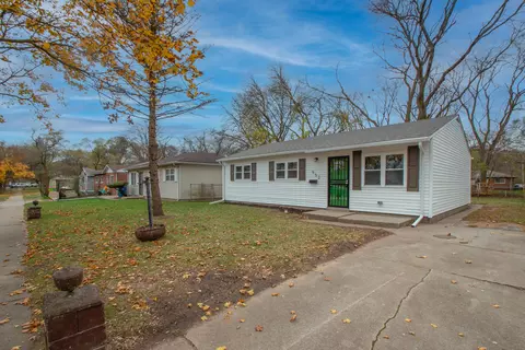 952 Stevenson St, Gary, IN 46406 photo 2