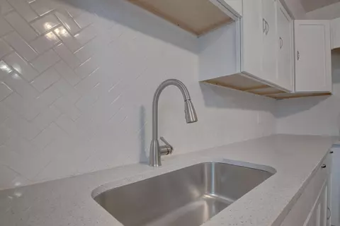 952 Stevenson St, Gary, IN 46406 photo 6