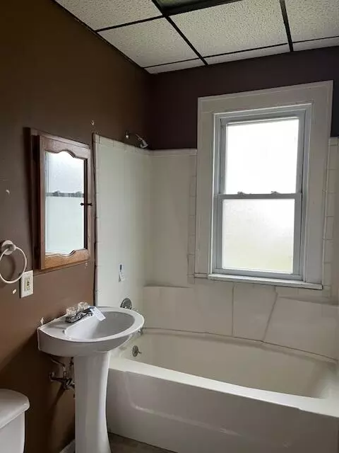 356 S Henry St, Gary, IN 46403 photo 4