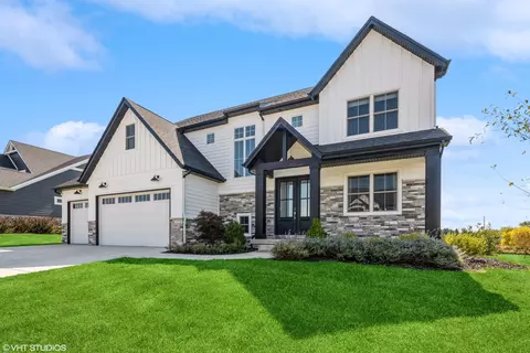 13411 Redbud Dr, Saint John, IN 46373