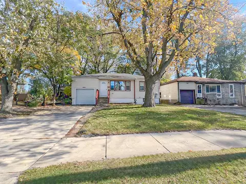 6933 Lindberg Ave, Hammond, IN 46323