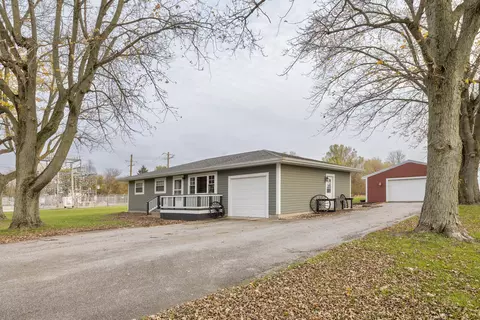 951 W Mt Calvary Rd, Rensselaer, IN 47978