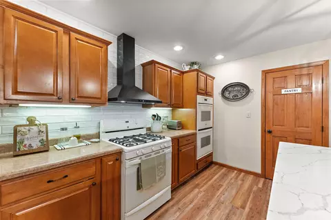 Kitchen - 5778 E 1168, De Motte, IN 46310 photo 5 of 5
